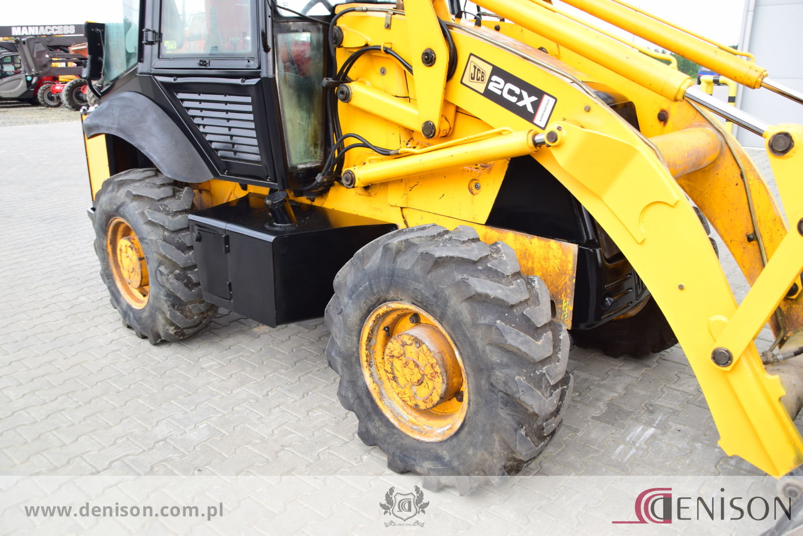 JCB 2CX AIRMASTER 4×4 – Sprzedaż maszyn budowlanych JCB